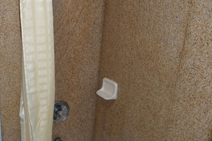 Room 10 of 16