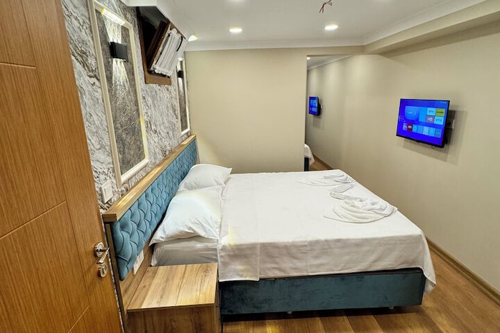 Room 25 of 72