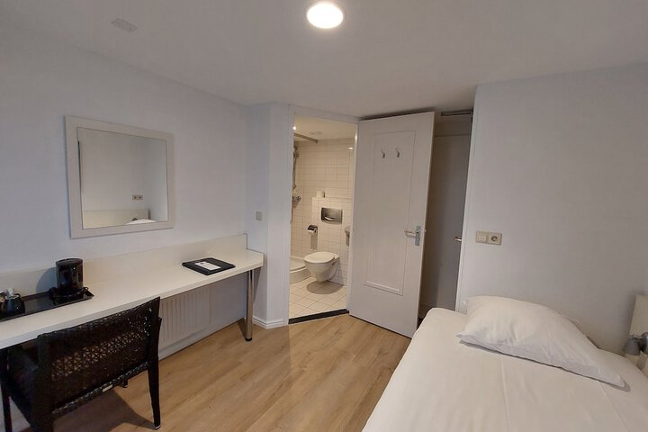 Room 25 of 45