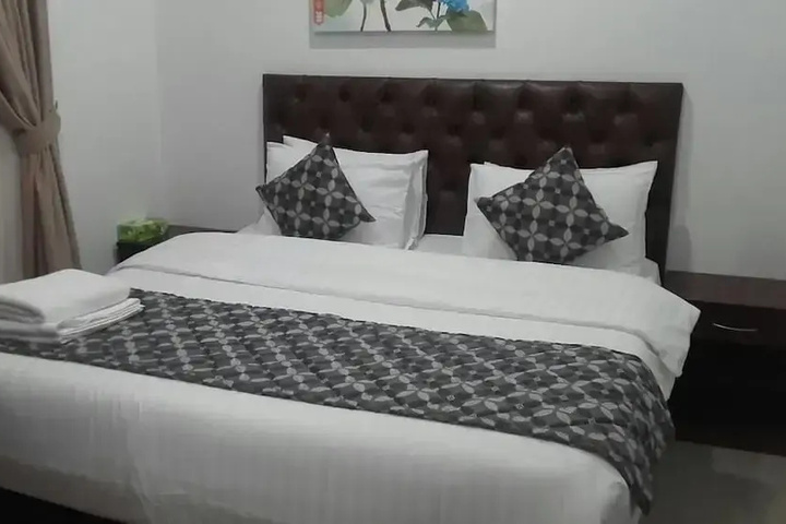 Room 3 of 11