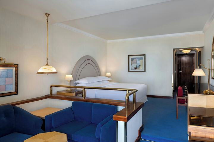 Room 54 of 220