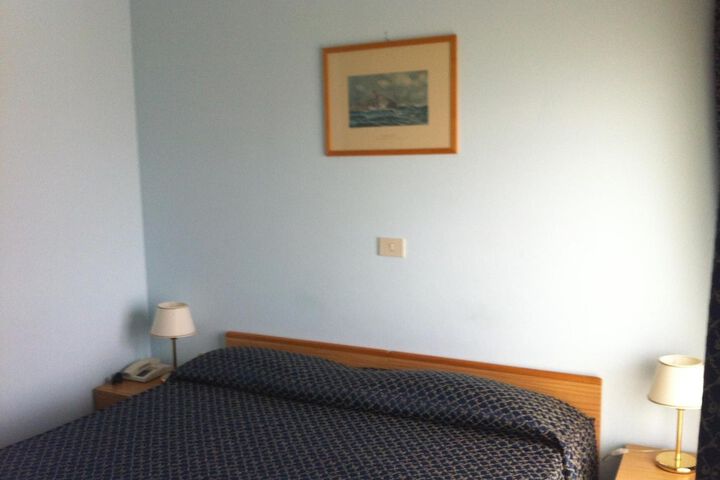 Room 13 of 53