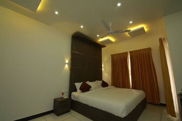 Room 13 of 25