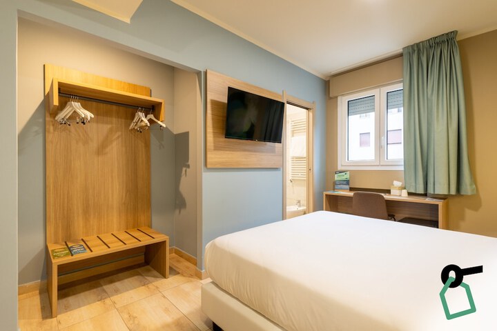 Room 19 of 35