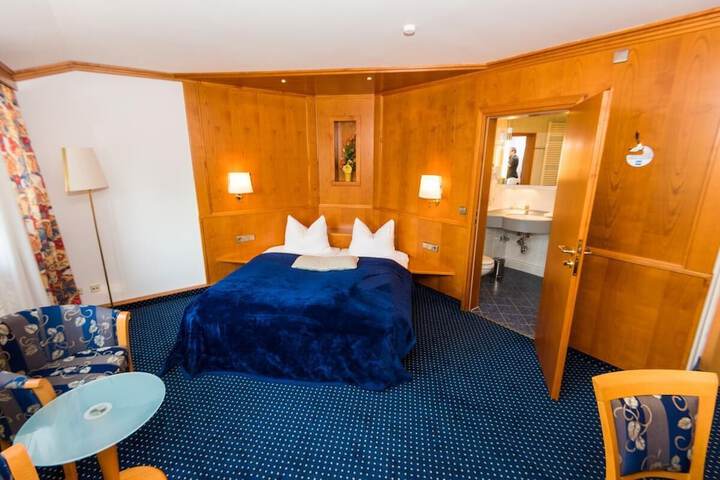 Room 9 of 45