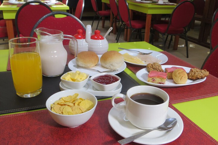 Breakfast/Coffee Service 40 of 48