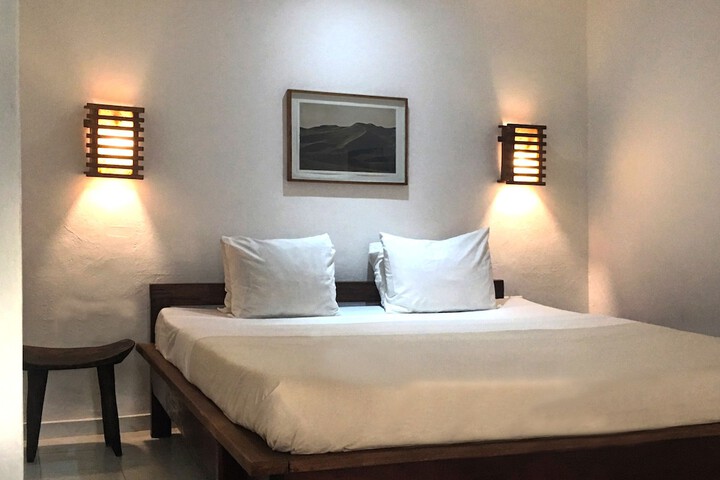 Room 5 of 19