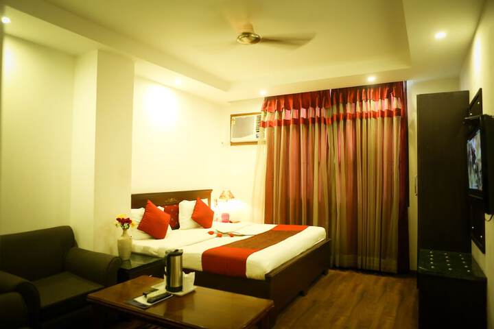 Room 6 of 37