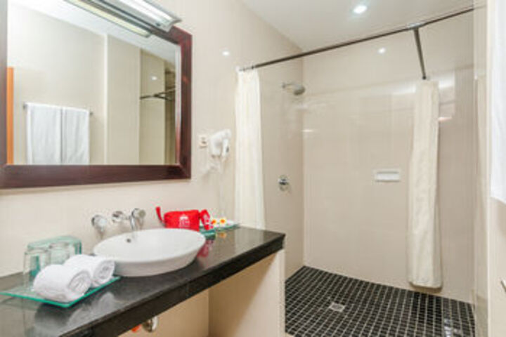 Room 4 of 23