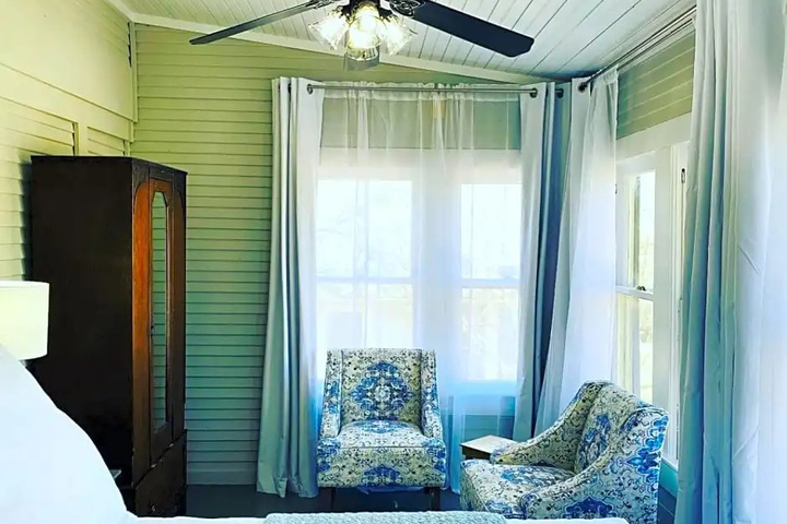 Photo of Dabbs Hotel