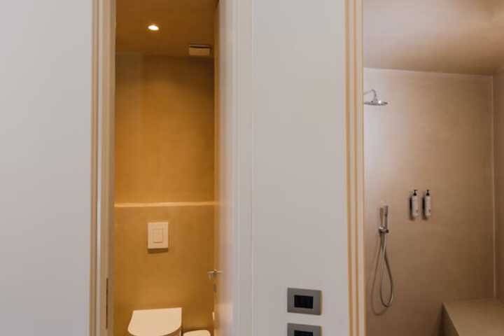 Room 50 of 54