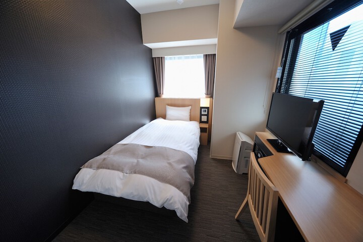 Room 19 of 144