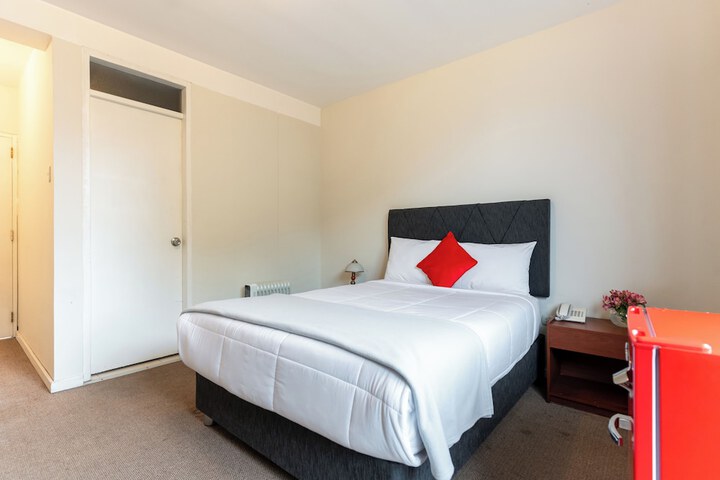 Room 8 of 25