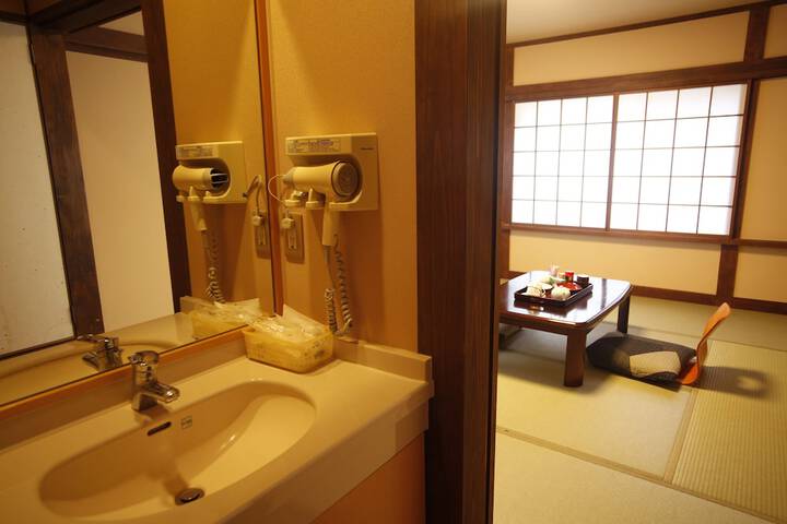 Room 3 of 15