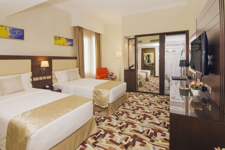 Room 32 of 55