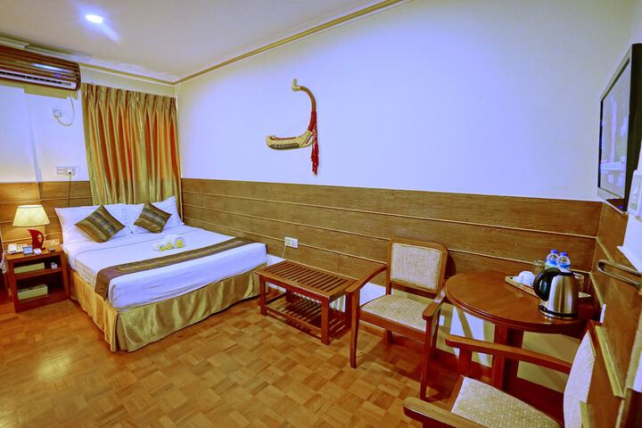 Room 48 of 153