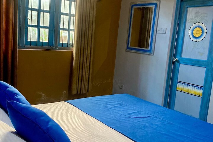 Room 6 of 14