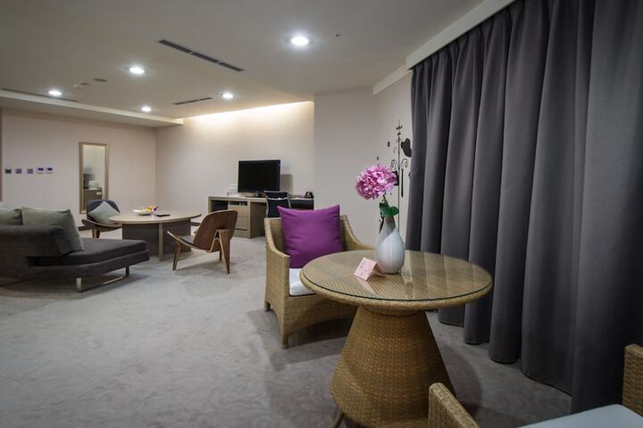 Room 49 of 79