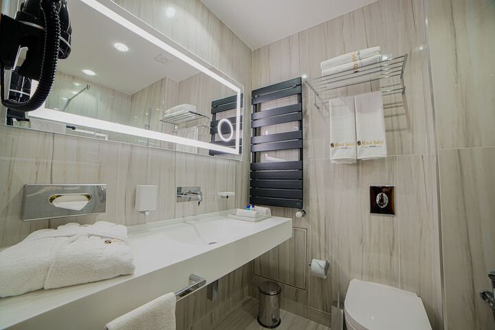Room 32 of 56