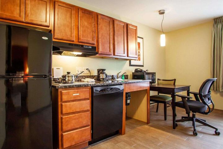 1 King Bed Suite (14 of 27)