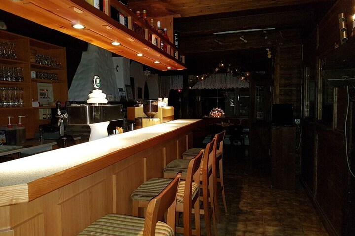 Lounge 19 of 28