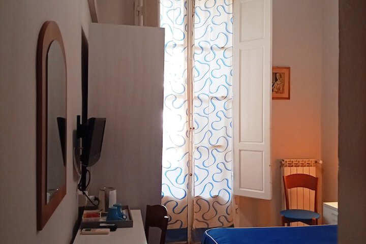Room 17 of 72