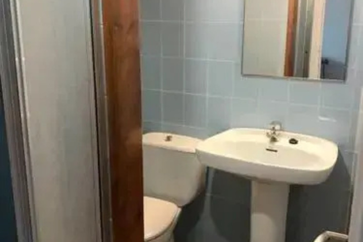 Room 7 of 13