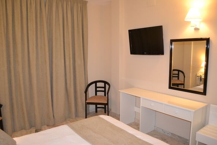 Room 9 of 70