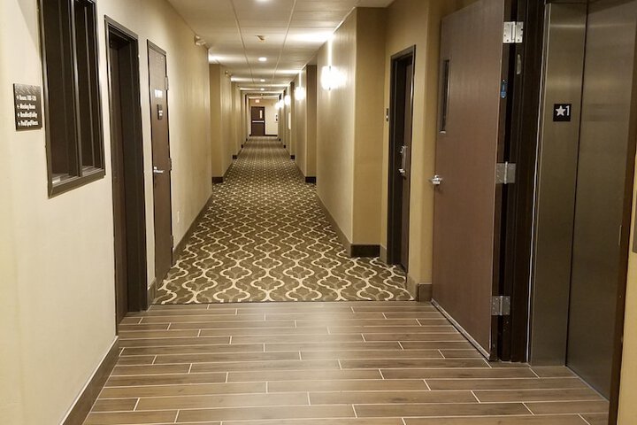 Ballroom/Hall 84 of 91