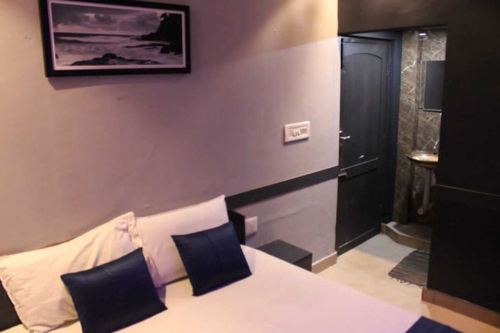 Room 12 of 14