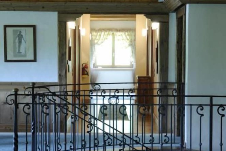 Room 8 of 84