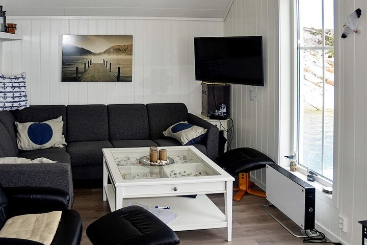 Room 16 of 79