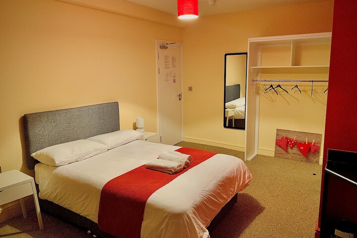 Room 5 of 23