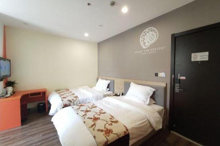 Lotto Hotel (Shanghai University Branch)