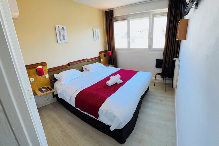 Room 34 of 100