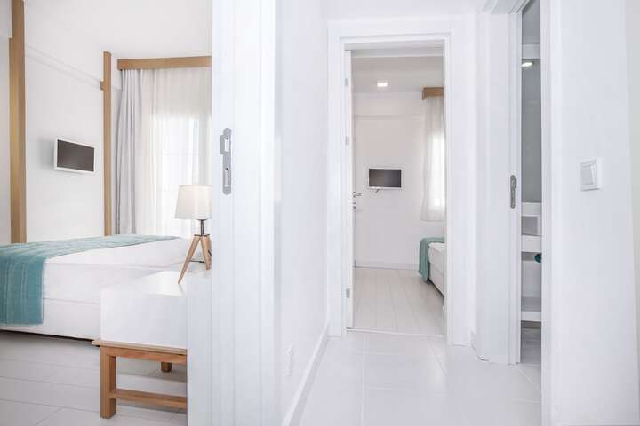 Room 38 of 191