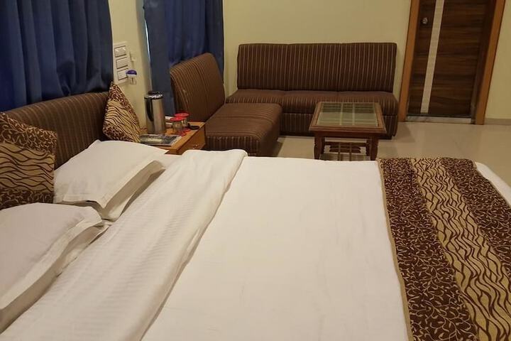 Room 13 of 29