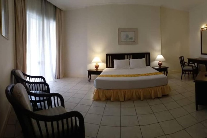 Room 4 of 31