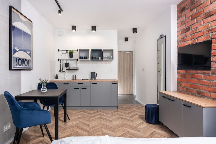 APARTAMENTY NA DĘBNIKACH