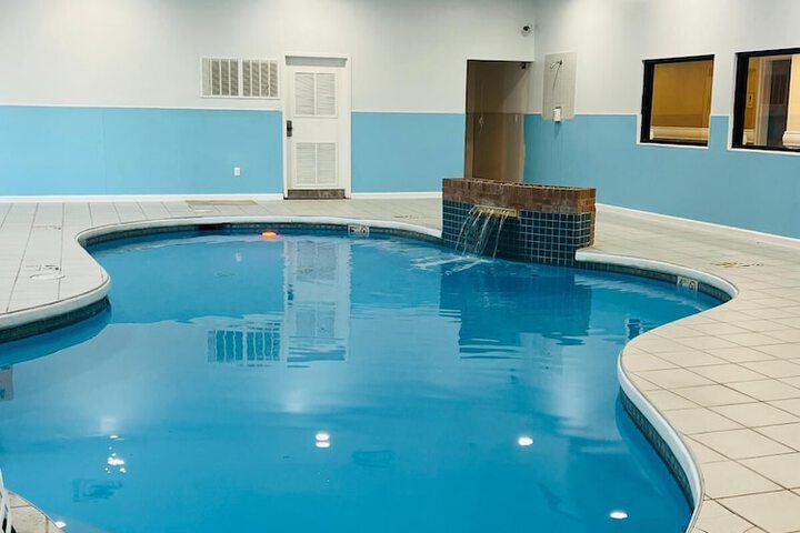 Pool Hotel