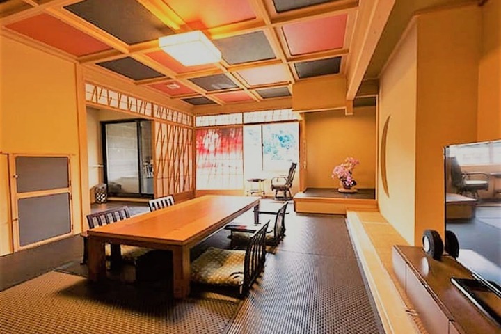 Room 20 of 84
