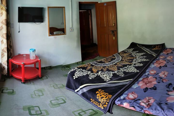 Room 3 of 17