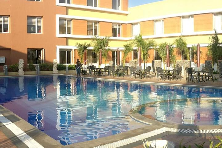 Pool 18 of 32