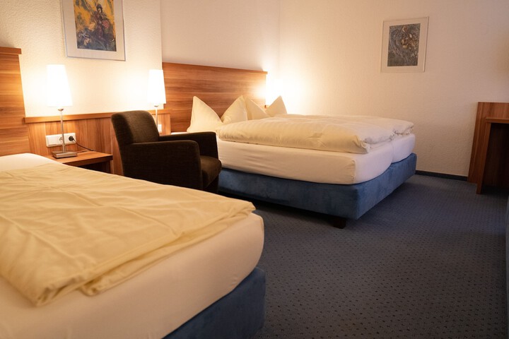 Room 3 of 27