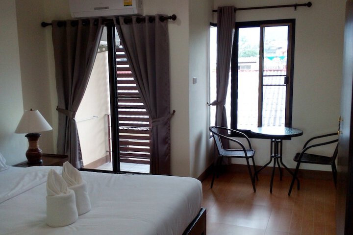 Room 9 of 68