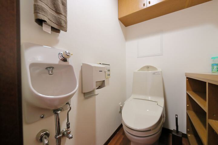 Room 13 of 16
