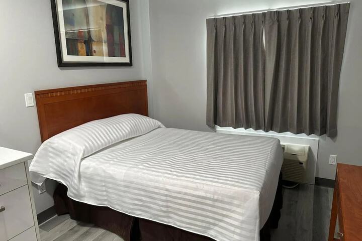 Room 13 of 30
