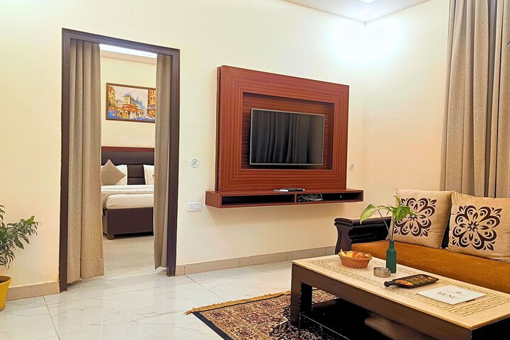 Room 40 of 95