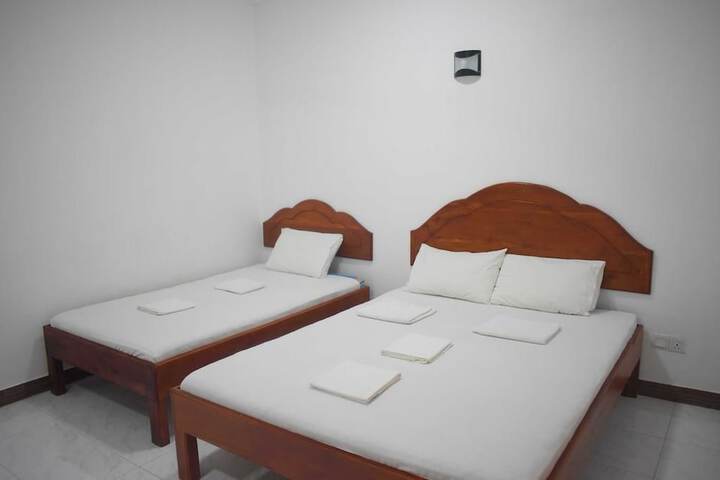 Room 7 of 28