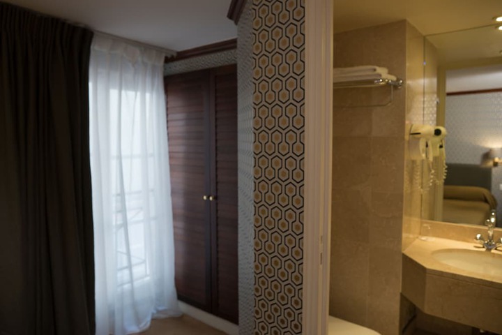 Room 10 of 61